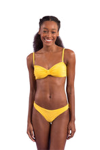 Cargar imagen en el visor de la galería, Model Front: Rio De Sol Conjunto Set Malibu-Yellow Bandeau-Duo Essential