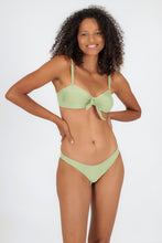 Cargar imagen en el visor de la galería, Model Front: Rio De Sol Conjunto Set Oliva Bandeau-No Essential