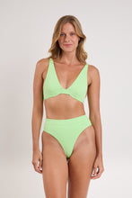 Cargar imagen en el visor de la galería, Model Front: Rio De Sol Sostén Top Sand-Menta Chantal