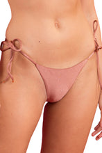 Cargar imagen en el visor de la galería, Gallery: Rio De Sol Bragas Bottom Shimmer-Copper Cheeky-Tie