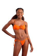 Cargar imagen en el visor de la galería, Model Front: Rio De Sol Sostén Top Dots-Orange Balconet-Tie