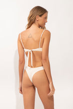 Cargar imagen en el visor de la galería, Model Back: Rio De Sol Bragas Bottom Malibu-Natural Nara