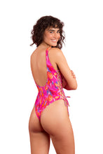 Cargar imagen en el visor de la galería, Model Back: Rio De Sol Una Pieza Flavors Zoe