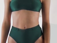 Cargar y reproducir el video en el visor de la galería, Video: Rio De Sol Conjunto Set Palace Bandeau-Reto Hotpants