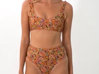 Cargar y reproducir el video en el visor de la galería, Video: Rio De Sol Conjunto Set Bouquet Bliss Hotpants