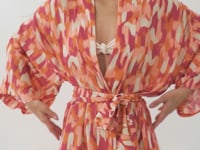 Cargar y reproducir el video en el visor de la galería, Video: Rio De Sol Caftán / Cubrir Mirage Kaftan Bel