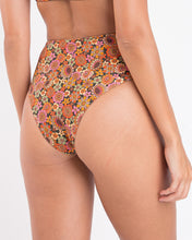 Cargar imagen en el visor de la galería, Image 05: Rio De Sol Bragas Bottom Bouquet Hotpants