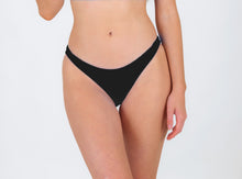 Cargar imagen en el visor de la galería, Model Front: Rio De Sol Bragas Bottom Nero Essential-Comfy