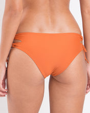 Cargar imagen en el visor de la galería, Image 05: Rio De Sol Bragas Bottom Ocre Madrid