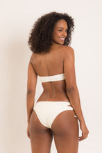 Cargar imagen en el visor de la galería, Model Back: Rio De Sol Bragas Bottom Off-White Madrid