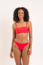 Cargar imagen en el visor de la galería, Model Front: Rio De Sol Bragas Bottom Rouge Nice-Fio