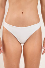 Cargar imagen en el visor de la galería, Gallery: Rio De Sol Bragas Bottom Sand-White Essential-Comfy