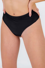 Cargar imagen en el visor de la galería, Gallery: Rio De Sol Bragas Bottom Shimmer-Black Hotpants