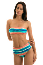 Cargar imagen en el visor de la galería, Model Front: Rio De Sol Bragas Bottom Upbeat Reto Hotpant