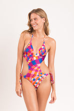 Cargar imagen en el visor de la galería, Model Front: Rio De Sol Una Pieza Funny Trikini-Comfy