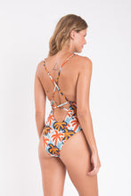 Cargar imagen en el visor de la galería, Model Back: Rio De Sol Una Pieza Kauai Sunny