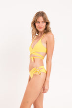 Cargar imagen en el visor de la galería, Image 04: Rio De Sol Conjunto Set Amarelo Kate Madrid