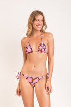 Cargar imagen en el visor de la galería, Model Front: Rio De Sol Conjunto Set Amore-Pink Tri-Inv Lacinho