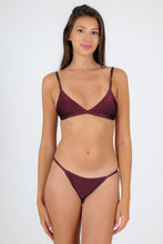 Cargar imagen en el visor de la galería, Model Front: Rio De Sol Conjunto Set Barolo Tri-Fixo California