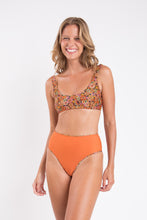 Cargar imagen en el visor de la galería, Image 09: Rio De Sol Conjunto Set Bouquet Bliss Hotpants