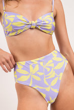 Cargar imagen en el visor de la galería, Image 11: Rio De Sol Conjunto Set Glow Bandeau-Joy Hotpants