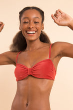 Cargar imagen en el visor de la galería, Image 08: Rio De Sol Conjunto Set Malibu-Chili Bandeau-Duo Essential