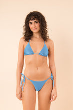 Cargar imagen en el visor de la galería, Model Front: Rio De Sol Conjunto Set Shimmer-Baltic-Sea Tri-Inv Cheeky-Tie