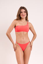 Cargar imagen en el visor de la galería, Model Front: Rio De Sol Sostén Top Malibu-Folia Grazy