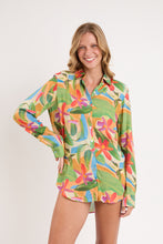 Cargar imagen en el visor de la galería, Model Front: Rio De Sol Vestido Camidero Tropical Shirt Greta