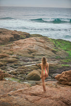 Cargar imagen en el visor de la galería, Image 11: Rio De Sol Una Pieza Utah Hype