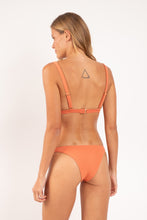 Cargar imagen en el visor de la galería, Model Back: Rio De Sol Conjunto Set Sand-Argila Alba Leblon

