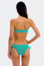 Cargar imagen en el visor de la galería, Model Back: Rio De Sol Sostén Top Opal Bandeau-Reto
