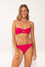 Cargar imagen en el visor de la galería, Model Front: Wednesday In Hawaii By Rio De Sol Conjunto Set Guava Lani Waikiki

