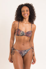 Cargar imagen en el visor de la galería, Model Front: Rio De Sol Conjunto Set Cobra Twist Ibiza-Comfy
