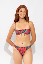 Cargar imagen en el visor de la galería, Model Front: Rio De Sol Bragas Bottom Coral-Feline Nice-Fio
