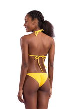 Cargar imagen en el visor de la galería, Model Back: Rio De Sol Conjunto Set Malibu-Yellow Tri-Inv Cheeky-Tie
