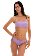 Cargar imagen en el visor de la galería, Model Front: Rio De Sol Sostén Top Uv-Harmonia Bandeau-Reto
