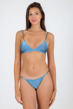 Cargar imagen en el visor de la galería, Model Front: Rio De Sol Bragas Bottom Shimmer-Baltic-Sea California
