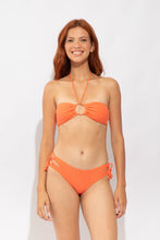 Cargar imagen en el visor de la galería, Model Front: Rio De Sol Sostén Top Tribu-Flow Tayra
