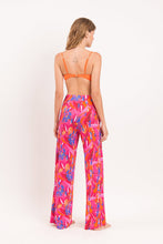 Cargar imagen en el visor de la galería, Model Back: Rio De Sol Pantalones De Playa Flavors Wide Pants
