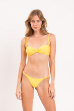 Cargar imagen en el visor de la galería, Model Front: Rio De Sol Bragas Bottom Amarelo Cheeky-Crispy
