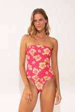 Cargar imagen en el visor de la galería, Model Front: Wednesday In Hawaii By Rio De Sol Una Pieza Pua-Guava Aloha
