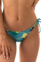 Cargar imagen en el visor de la galería, Gallery: Rio De Sol Bragas Bottom Flower Geometric Transp Comfort
