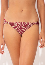Cargar imagen en el visor de la galería, Gallery: Rio De Sol Bragas Bottom Dune Mel
