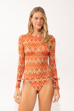 Cargar imagen en el visor de la galería, Model Front: Rio De Sol Top De La Playa Maracai Top Harper Long
