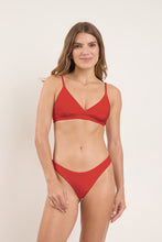 Cargar imagen en el visor de la galería, Model Front: Rio De Sol Sostén Top Shimmer-Liquor Paola

