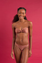 Cargar imagen en el visor de la galería, Image 08: Rio De Sol Conjunto Set Shimmer-Copper Bandeau-Joy Essential
