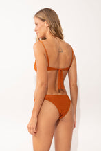 Cargar imagen en el visor de la galería, Model Back: Rio De Sol Bragas Bottom Ferrugo Leblon
