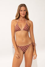 Cargar imagen en el visor de la galería, Model Front: Wednesday In Hawaii By Rio De Sol Conjunto Set Kiko-Coco Kauai Kaleia
