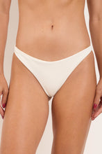 Cargar imagen en el visor de la galería, Gallery: Rio De Sol Bragas Bottom Sand-Chantilly Leblon
